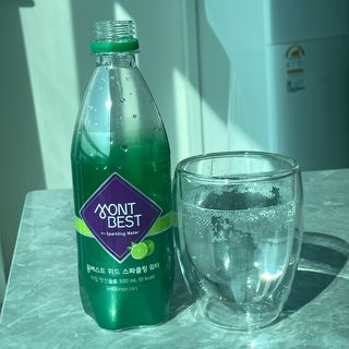 몽베스트 Montbest with Sparkling water Lime20병 — 5점을 준 리뷰어가 2023년 3월 올린 사용 사진