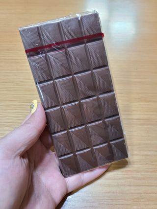 당류2g 자일리톨로 단맛을낸 슈카 퓨어비건 무설탕초콜릿 Xucker vegan 2개입 — 5점을 준 리뷰어가 2021년 4월 올린 사용 사진