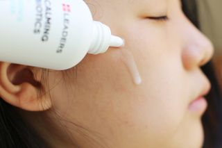 리더스코스메틱 리더스 카밍 바이오틱스 에센스 워터 — 5점을 준 리뷰어가 2022년 5월 올린 사용 사진