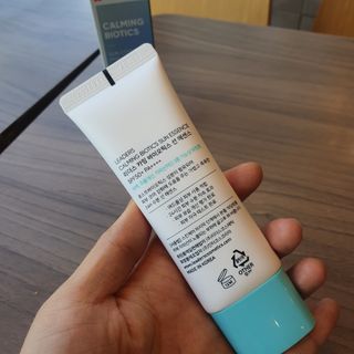 리더스코스메틱 리더스 카밍 바이오틱스 선 에센스 SPF 50+ PA++++ — 5점을 준 리뷰어가 2022년 7월 올린 사용 사진