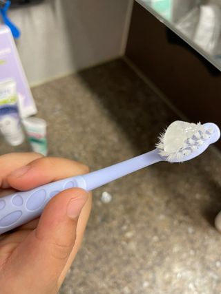 닥터데디스 안심저불소 키즈치약 (라즈베리, 청포도향 중 택 1) 60g +  여행용 미니 치약 15g — 5점을 준 리뷰어가 2022년 10월 올린 사용 사진