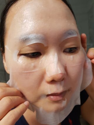 아미퓨어 촉촉하고 밝은 피부를 만들어주는 1일1팩, 아미노이펙트 마스크 10매 — 4점을 준 리뷰어가 2021년 7월 올린 사용 사진