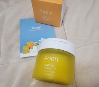 [포잇] 카카두허니씨 미백 톤업패드 190ml 60매 *1개 — 5점을 준 리뷰어가 2023년 1월 올린 사용 사진