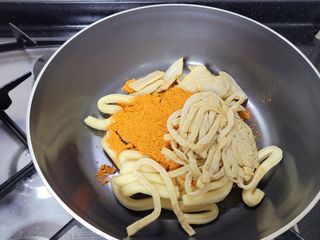 [푸딩팩토리] 즉석누들떡볶이 540g + 대구전통 납작만두 260g — 5점을 준 리뷰어가 2022년 12월 올린 사용 사진