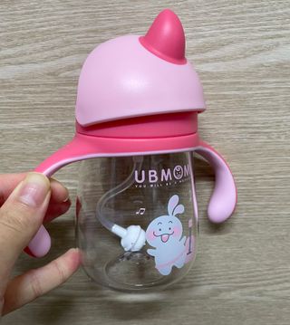 유비맘 트라이탄 코니빨대컵_컬러 랜덤 발송 — 4점을 준 리뷰어가 2021년 1월 올린 사용 사진