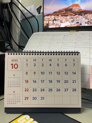 리훈 2024년 레트로 달력 벽달력 + 탁상달력 — 4점을 준 리뷰어가 2023년 9월 올린 사용 사진