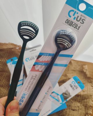 크리오 클리어스 혀백태제거 구취관리 혀클리너 — 5점을 준 리뷰어가 2021년 3월 올린 사용 사진