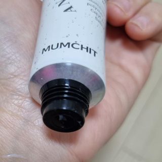 멈칫(MUMCHIT) 넥퍼퓸 NECKPERFUME 2가지 향 — 4.5점을 준 리뷰어가 2021년 12월 올린 사용 사진