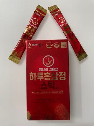 힘내라김홍삼 하루홍삼정스틱 10g x 10포 — 3.5점을 준 리뷰어가 2021년 4월 올린 사용 사진