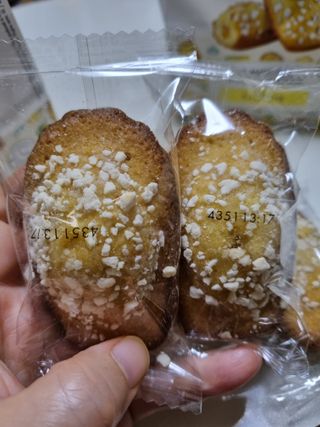 [메종콜리브리] 프랑스 마들렌 메종콜리브리 레몬 마들렌 2팩 — 5점을 준 리뷰어가 2022년 2월 올린 사용 사진