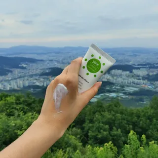 메타포레 12PM  카밍 선스크린 — 5점을 준 리뷰어가 2021년 8월 올린 사용 사진