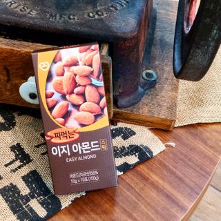 짜먹는 이지견과 짜먹는 이지아몬드, 짜먹는 이지허니피넛, 짜먹는 이지캐슈넛 각 10g X  10포 — 3점을 준 리뷰어가 2021년 2월 올린 사용 사진