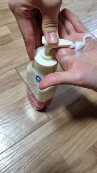 카프리나 프레쉬 산양밀크 모이스춰라이징 바디로션 350ml(오키드향) — 5점을 준 리뷰어가 2023년 3월 올린 사용 사진