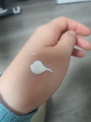 아르비엔 순한성분 비건 무기자차 톤업선크림 — 5점을 준 리뷰어가 2021년 1월 올린 사용 사진