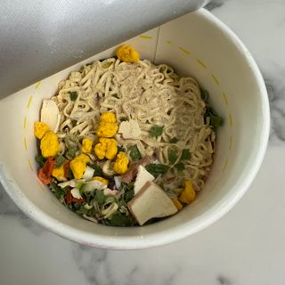 NISSIN 닛신 컵누들  4종 - 씨푸드오리지날, 씨푸드 스파이시, 씨푸드 커리, 씨푸드 XO소스 — 5점을 준 리뷰어가 2022년 4월 올린 사용 사진