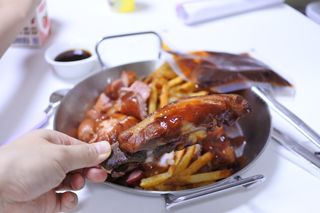 [테이스티나인] [레디잇x부루마불] 부어스트 바베큐 플래터 1000g — 5점을 준 리뷰어가 2022년 4월 올린 사용 사진