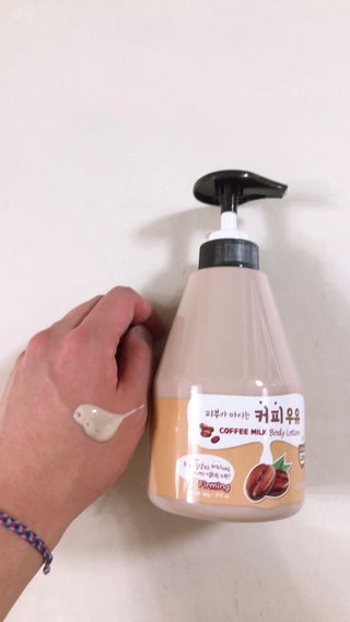 [과일나라] 피부가 마시는 커피우유 바디클렌저&바디로션 — 4점을 준 리뷰어가 2022년 3월 올린 사용 사진