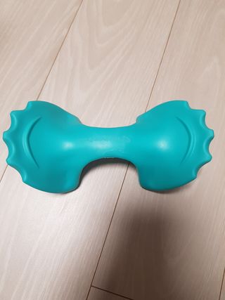 힐니스북 [힐마이넥]   거북목 통증완화를 위한 휴대용 목 안마기 — 5점을 준 리뷰어가 2022년 12월 올린 사용 사진
