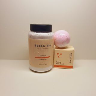 버블데이 아로마/과일 거품 입욕제 — 4.5점을 준 리뷰어가 2021년 7월 올린 사용 사진