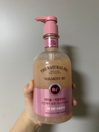 벨먼 내추럴스파 수분광채 스크럽 바디워시 600ml 5종 — 5점을 준 리뷰어가 2022년 5월 올린 사용 사진