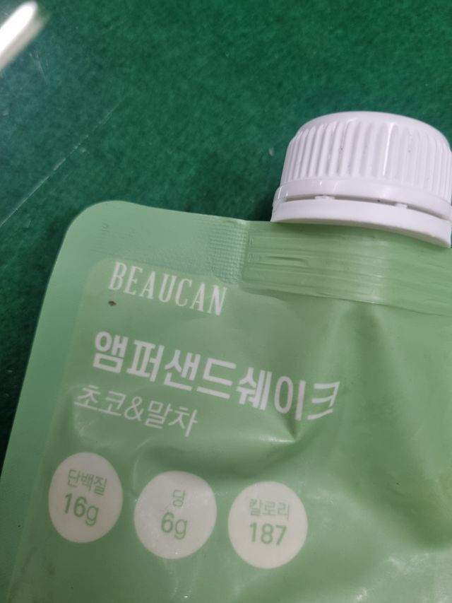[뷰캔] 건강한 식사대용 앰퍼샌드 단백질 쉐이크 초코&말차 50g 리뷰 사진