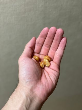 도이퉁 마카다미아 넛 90g  로얄 마카넛 오리지널 쏠트 허니 — 5점을 준 리뷰어가 2021년 9월 올린 사용 사진