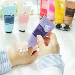 쿤달 BT21 시어버터 앤 마카다미아 퓨어 핸드크림 50ml 7구 기프트 세트 — 5점을 준 리뷰어가 2021년 3월 올린 사용 사진