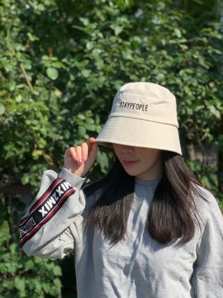 [스테이피플] STAYPEOPLE BUCKET HAT (IVORY) — 5점을 준 리뷰어가 2022년 9월 올린 사용 사진