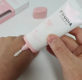 [후르디아] 모공블러 비건 선 프라이머 — 5점을 준 리뷰어가 2022년 7월 올린 사용 사진