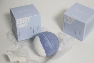 소담스퀘어 상암 Evreryday Bath Bomb Day7(에브리데이 배쓰밤 데이7) / 7종 중 2종 랜덤발송 — 5점을 준 리뷰어가 2022년 11월 올린 사용 사진