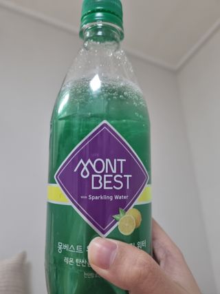 몽베스트 Montbest with Sparkling water Lemon OR Lime 20병(랜덤) — 5점을 준 리뷰어가 2022년 11월 올린 사용 사진