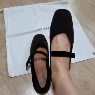 로서울 Rowie mary jane shoes Velvet, Ecoclean — 4.5점을 준 리뷰어가 2021년 9월 올린 사용 사진