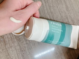 틱톡 [후르디아] 올리브영 아로마 비건 바디워시1종+바디로션1종 (그리너리) — 4.5점을 준 리뷰어가 2022년 11월 올린 사용 사진