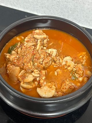 소담스퀘어 상암 궁중해물탕조씨집 백년가게 조씨집 팔뚝탕1인분550g — 5점을 준 리뷰어가 2022년 12월 올린 사용 사진