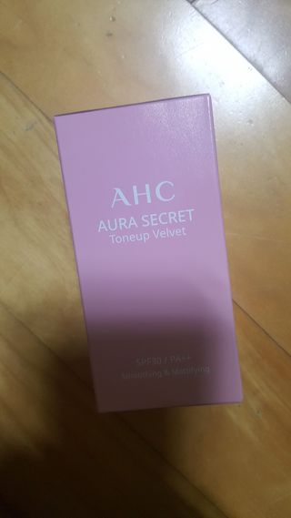 AHC 아우라 시크릿 톤업 벨벳 — 5점을 준 리뷰어가 2021년 4월 올린 사용 사진