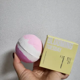 소담스퀘어 상암 Evreryday Bath Bomb Day7(에브리데이 배쓰밤 데이7) / 7종 중 2종 랜덤발송 — 5점을 준 리뷰어가 2022년 11월 올린 사용 사진