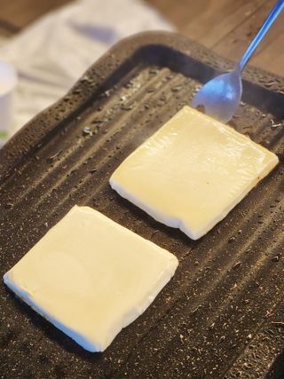 앙투어솔레 아일랜드 구워먹는 치즈 100 자연 치즈 와인안주 300g(100g x 3팩) — 5점을 준 리뷰어가 2022년 7월 올린 사용 사진