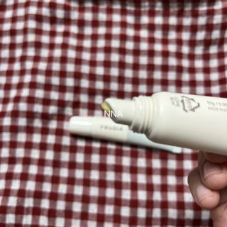 [후르디아] 올리브영 착한보습 비건 립버터 2종 — 5점을 준 리뷰어가 2021년 12월 올린 사용 사진