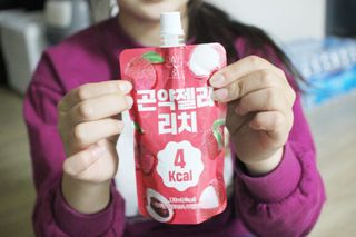 참앤들황토농원 10가지 맛, 입맛대로 스페셜하게~ 가볍게 한 포 땡! 곤약젤리 스페셜 패키지 130ml x 30포 — 5점을 준 리뷰어가 2023년 1월 올린 사용 사진