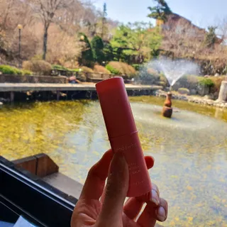 스킨큐어 산다화 카멜리아 안티 링클 멀티밤 — 5점을 준 리뷰어가 2022년 4월 올린 사용 사진