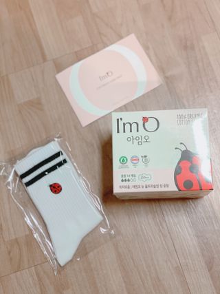 아임오 유기농 생리대 중형 + 레이디오크루삭스 1개 + 쿠폰북 — 5점을 준 리뷰어가 2021년 9월 올린 사용 사진