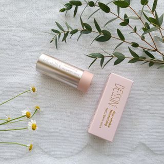 바르는뷰티 데생멀티밤 식물유래성분 97 저분자콜라겐 피부수분 미백 주름개선 멀티밤스틱 — 4.5점을 준 리뷰어가 2021년 11월 올린 사용 사진