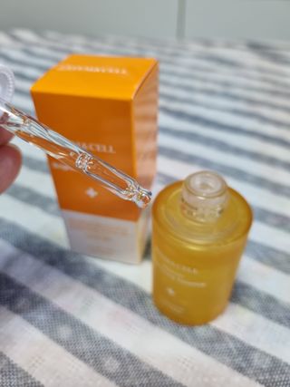 체르엠 스템앤셀 비타민 브라이트닝 에센스 30ml 1개 — 5점을 준 리뷰어가 2021년 10월 올린 사용 사진