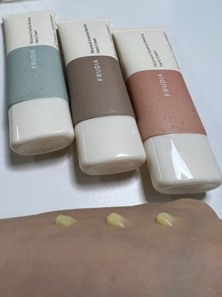 [후르디아] 끈적임 없는 착한성분 비건  핸드크림 3종 — 4.5점을 준 리뷰어가 2024년 3월 올린 사용 사진
