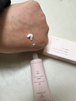 러브모아 향수 고체향수 승무원 고체향수 바르는 향수 니치향수 도손 우드세이지 앤 씨솔트 — 5점을 준 리뷰어가 2022년 12월 올린 사용 사진