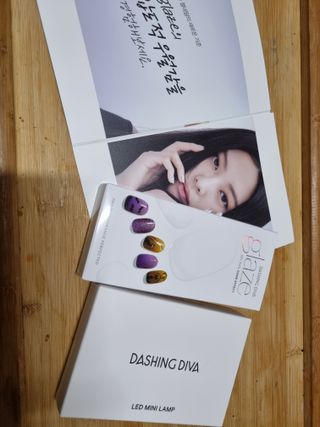 데싱디바 글레이즈 할로윈 네일_5종 중 택1 — 5점을 준 리뷰어가 2021년 10월 올린 사용 사진