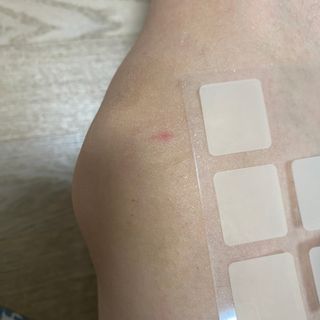 [큐어반H 커팅] 간편하게 떼서 쓰는 자외선차단 습윤밴드 (1팩/30매입) — 4점을 준 리뷰어가 2022년 11월 올린 사용 사진