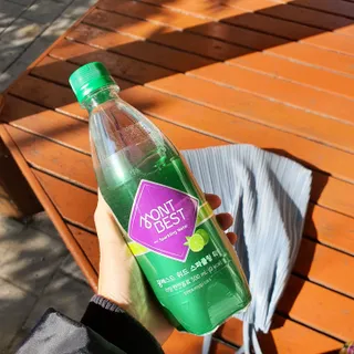 몽베스트 Montbest with Sparkling water Lime20병 — 5점을 준 리뷰어가 2022년 10월 올린 사용 사진