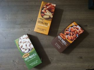 짜먹는 이지견과 짜먹는 이지아몬드, 짜먹는 이지허니피넛, 짜먹는 이지캐슈넛 각 10g X  10포 — 5점을 준 리뷰어가 2021년 2월 올린 사용 사진