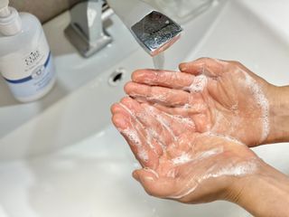큐어코드 수딩 릴리프 클렌저 — 5점을 준 리뷰어가 2022년 7월 올린 사용 사진